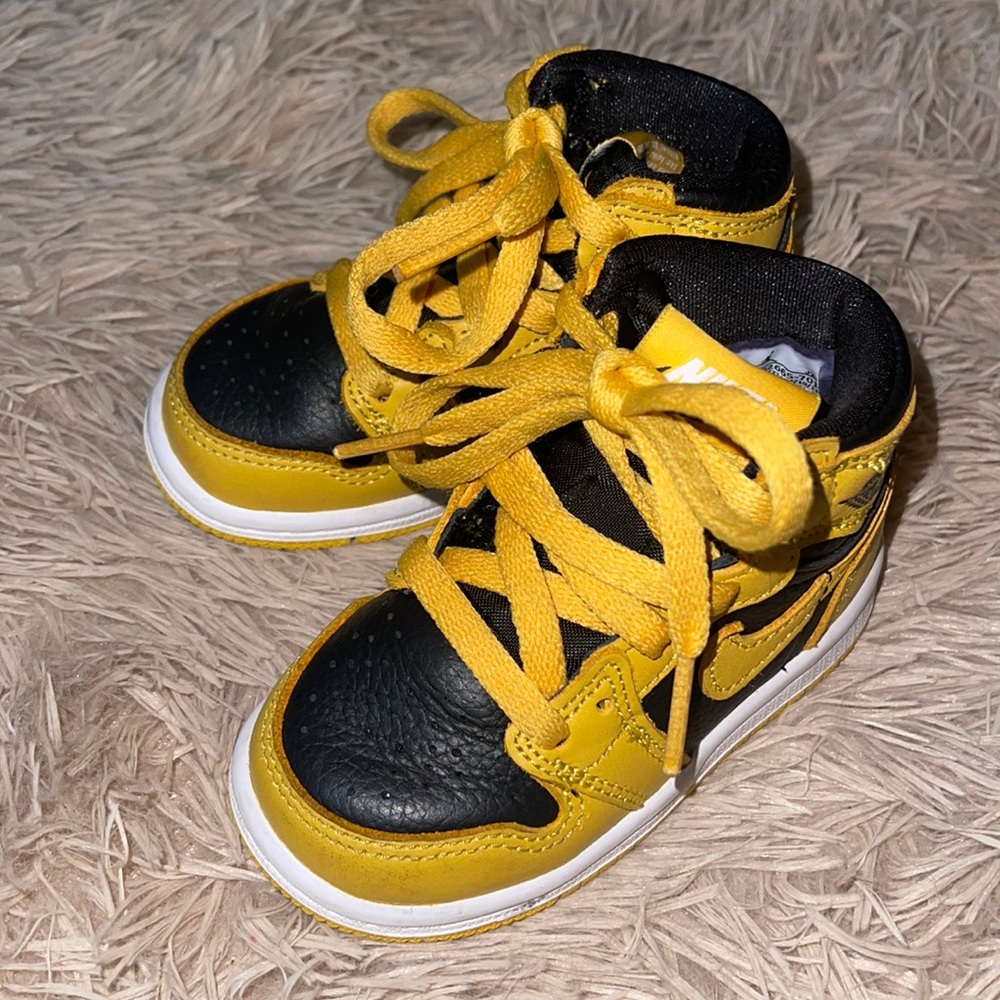Toddler Jordan’s 1s